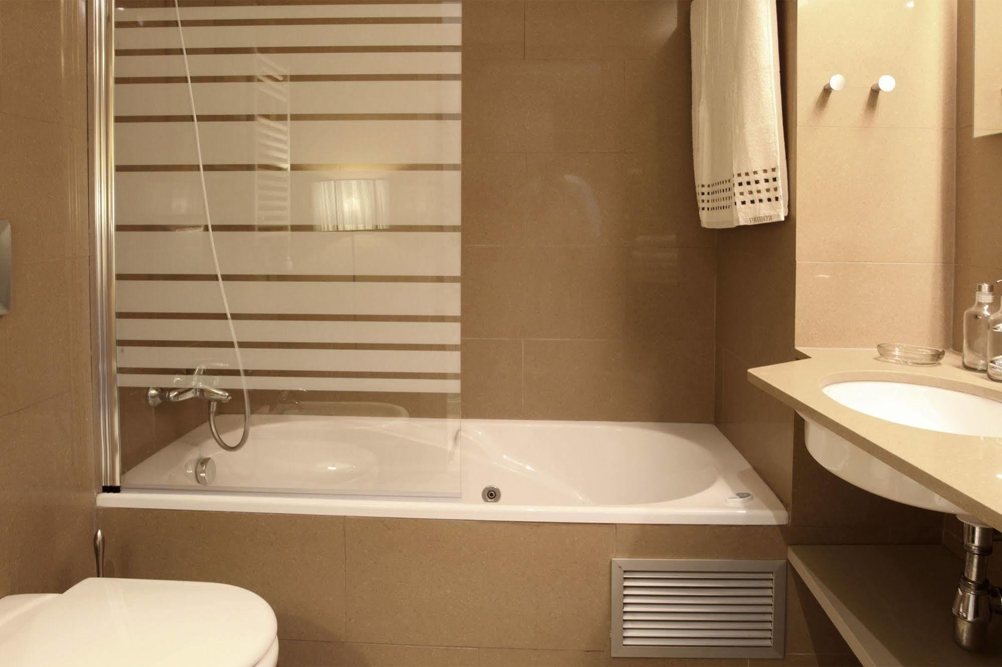 Appartamento Passeig De Gracia Sun Balcony 2 Bedroo Barcellona